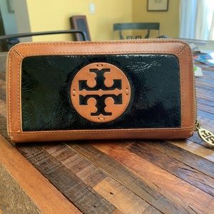 Tory Burch Black and Brown leather wallet